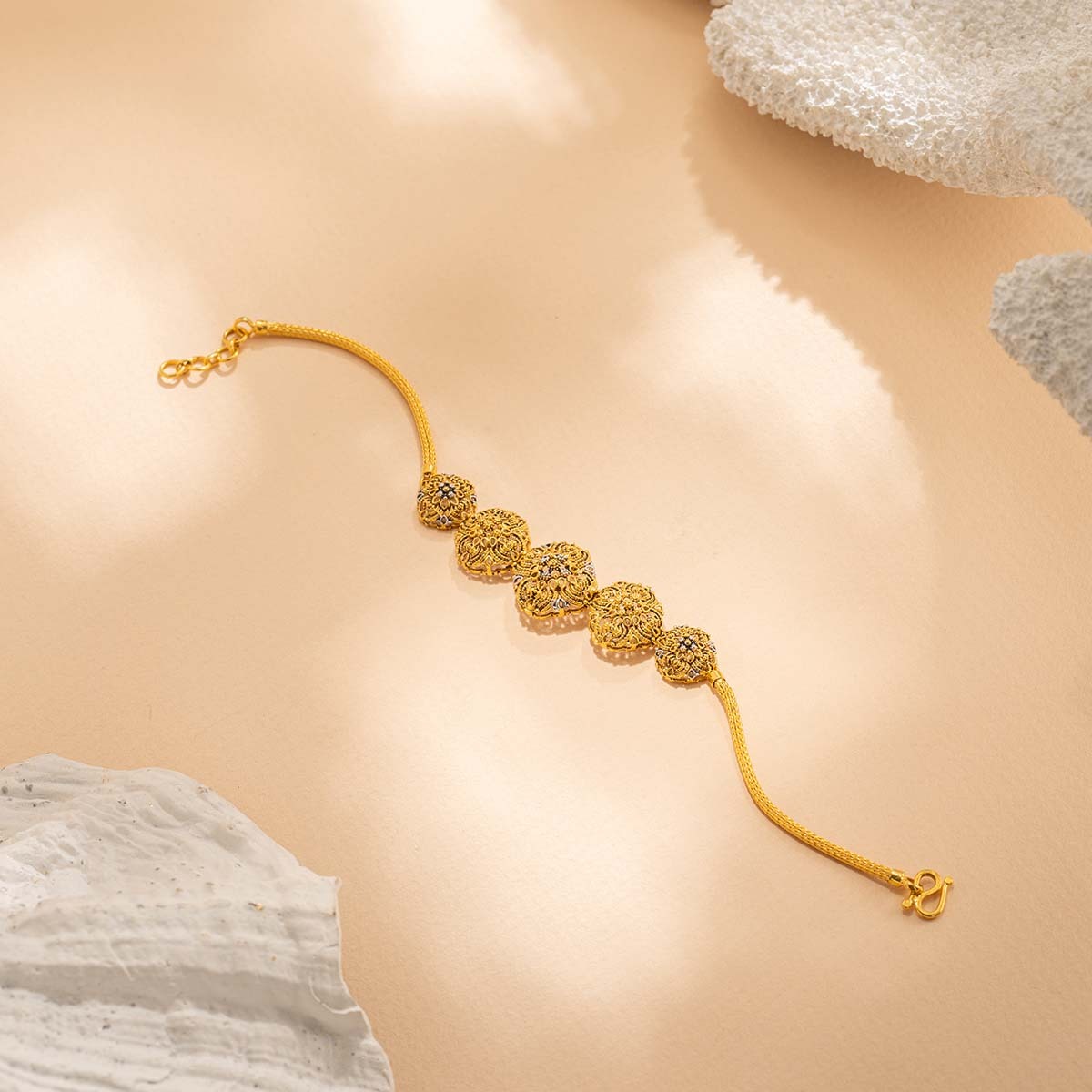 Qaws al Matar Collection